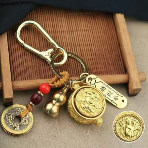 【Attracting Wealth And Treasure】Zodiac Cornucopia Keychain Wealth Safe Key Chain Auspicious Meaning