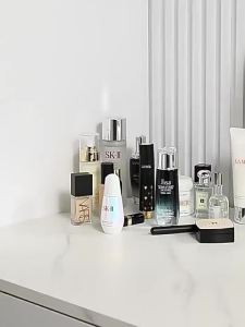 Rak Organizer Stabilitas Tinggi / Rak Penyimpanan Sudut Kamar Mandi Dapur / Rak Makeup Segitiga Serbaa / Rak Gold Serbaa / Rak Gold/Rak Rias Lapis Ganda / Rak Kosmetik / Penyimpanan Kosmetik