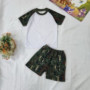 ชุดเด็กผู้ชายลายพรางดิจิตอล เสื้อและกางเกงคอตตอนแขนสั้นไซส์เด็ก