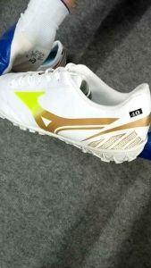 Giày đá bóng sân cỏ nhân tạo Mizuno Việt đã khâu đế