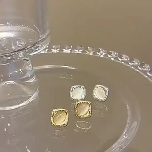 S925 เข็มเงินเบาหรูหราเฉพาะอารมณ์เรียบง่ายโอปอลต่างหูผู้หญิงอินอินเทรนด์ขนาดเล็กที่สวยงามต่างหูระดับไฮเอนด์