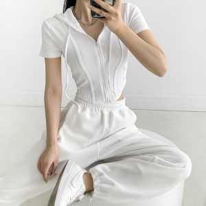 Dream Clothes💟เสื้อยืดผู้หญิง🎈เสื้อผ้าแฟชั่นสตรี สไตล์อเมริกันมีฮู้ดแขนสั้นผู้หญิงเสื้อสเวตเตอร์ถักฤดูร้อนบางผิดปกติสั้นเปิดเผยท้องท็อปส์ซูสำหรับผู้หญิง