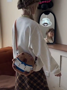 Women Plush Shoulder Bag Lovely Capybara Crossbody Bag Aesthetic Handbag Simple Messenger Bag Toy Bag for Daily