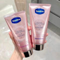 Vaseline Radiant Glow Lotion วาสลีนโกลว์โลชั่น โลชั่นบํารุงผิวกาย สีผิวปรับขาวขึ้นทันที ให้ความชุ่มชื้น 150 กรัม. 