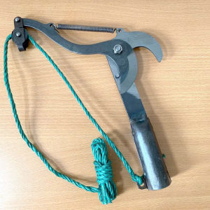 Đầu kéo cắt cành cây trên cao TDHome cắt tỉa cây cảnh hái hoa quả tiện dụng chất liệu thép cao cấp kèm dây thừng HH215