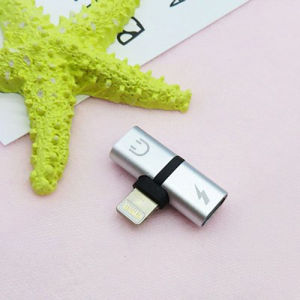 【Buy 5 Get 1 Free】2 In 1 Dual Light Adapter Audio+Charging Charger Adapter Music/Charging/Voice Call Compatible For iPhone/iPad