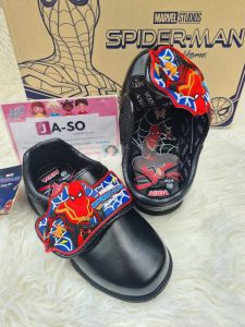 รองเท้านักเรียน รองเท้าอนุบาลชาย สีดำ มีไฟ✨ ลายสไปเดอร์แมน รุ่นA18 แบบเทป ตีนตุ๊กแก ADDA พร้อส่ง.