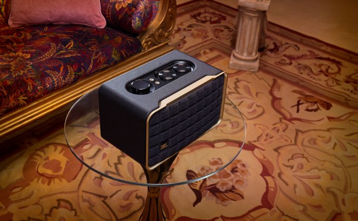 JBL Authentics 300 Smart home speaker with Wi-Fi, Bluetooth and Voice Assistants with retro design