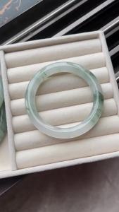 Vòng tay ngọc bích Tân Cương Thiên Sơn A Loại đá lạnh hoa nổi dải tròn mỏng dải đẹp vòng tay ngọc bích vàng ngọc bích Dingdang