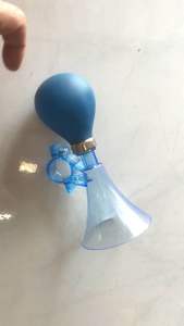 แตรพลาสติก มือบีบ ปากดอกไม้ แตรจักรยาน มี 2 ขนาด ขนาด ยาว 6 และ 7 นิ้ว