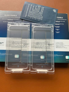 Bộ 2 Kính Cường Lực GOR iPhone 17 Pro Max có KHUNG TỰ DÁN trong suốt (hộp 2 miếng)