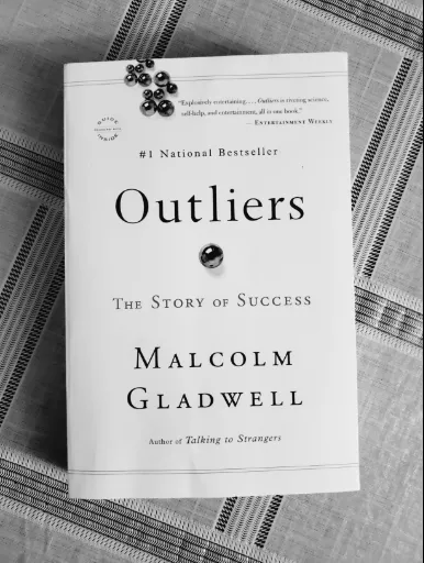 Outliers%20by%20Malcolm%20Gladwell%20Personal%20development%20Success%20Hard%20work%20English%20books%20-%20Image%202
