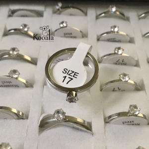 Cincin Diamond Klasik Titanium Perhiasan Fashion Wanita Simple Tahan Lama Anti Karat