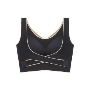 เสื้อชั้นในกีฬาสําหรับผู้หญิง ข้ามและหัวเข็มขัดด้านข้างเพื่อปิดหน้าอกเสริมและทําให้เสื้อชั้นในดันขึ้นเล็กน้อย