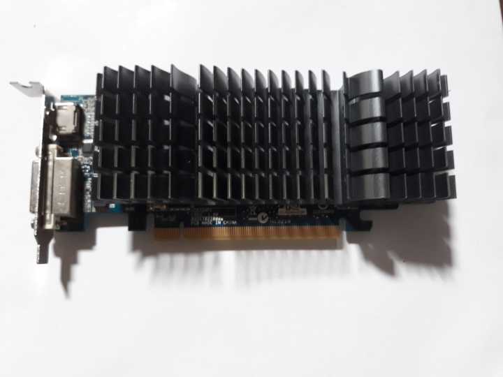 ASUS EN210 SILENT/DI/1GD3/V2(LP) (NVIDIA GeForce 210 DDR3 1GB 64