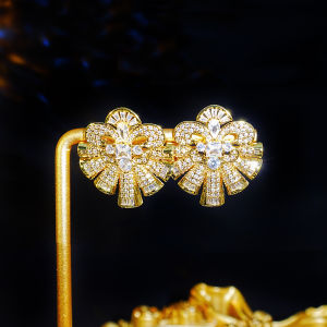 SEQUITO Luxury Ladies Flower Shape Stud Earrings Gold Plated Jewelry Pave Setting AAA Zirconia for Daily Party SE997