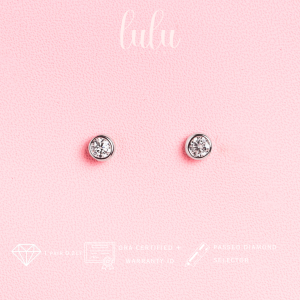 Lulu Moissanite Jewelry - Perhiasan Wanita Anting Tusuk Permata Moissanite 02 Carat Lapis Emas 18K - Sierra Simple Round Cut Moissanite Stud Earrings 1 Pair 02 CT