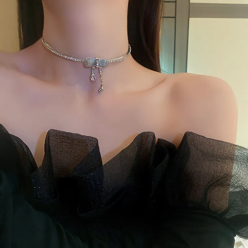 Efenji New Silver Color Round Metal Style Short Choker Necklace