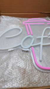 ป้ายไฟ ป้ายไฟนีออนลาย Coffee + แก้วกาแฟ ดีไซน์สวยเหมาะกับร้านกาแฟทุกสไตล์ เรียบหรู ดูพรีเมียม วัสดุอะคริลิกคุณภาพดี