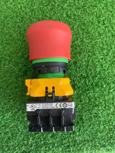 Nút dừng khẩn cấp XW1E-BV4TG03MR IDEC XW series có 3 NC thường đóng