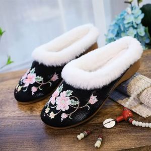 ZEEMIN Women Winter Baotou Embroidered Cotton Slippers Soft Sole Non Slip Fuzzy Keep Warm Ethnic Style Home Slipper Red Wedding Slipper