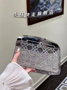 Sacesr Luxury Tissue Aesthetic Creative Wet Tissue Case Modern Elegant Napkin Boxes Home Storage Organization Table Decoration 6B2Z9