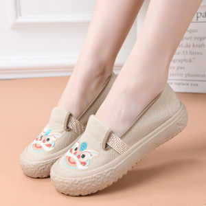 New WomenS Cloth Shoes With Chinese-Style Embroidery Slip-On Suitable For Work And Daily Wear Non-Slip Thick-Soled Mom Shoes