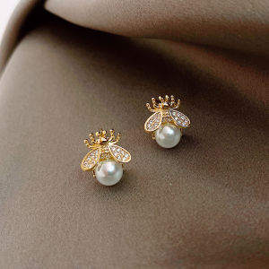 Gnker Luxurious Pearl Bee Insect Earrings Fashion Design Sense - Gold-tone pearl crystal insect design elegant.