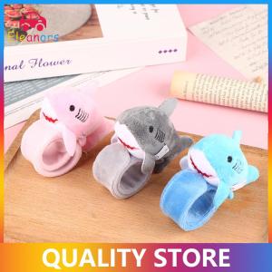 [Eleanor] Dễ Thương Cá Mập Sang Trọng Dây Đeo Cổ Tay Thú Nhồi Bông Tát Vòng Đeo Tay Tát Nhẫn Tát Ban Nhạc Đồ Chơi Cho Trẻ Em Đảng Ủng hộ Món Quà Sinh Nhật
