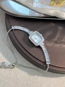 New Fashion Colorful Square Zircon Exquisite Chain Bracelet Watch for Women Freely Adjustable Pull-out Quartz Watch