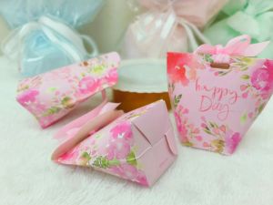 🍡แพ็ค 10 ใบ🍡 กล่องของขวัญ พิมพ์ลาย ของชำร่วย ใส่ขนม ลูกอม (สินค้าพร้อมส่ง)