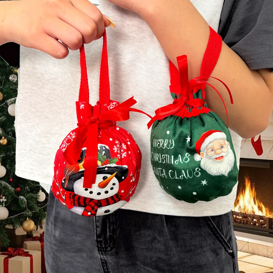Gift Bag with Deer Design for Christmas Decorations – Apple Wrapped Candy Jar of Holiday Cheer and Creative Gift Presentation