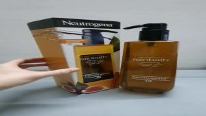 mẫu mới - sữa tắm làm sạch mụn lưng Neutrogena chai 1182ml từ mỹ - - Sử dụng làm sạch da hiệu quả ko gây nhờn sau khi dùng làm sạch và mịn màng da.    - Làm mềm mịn da đẩy lùi m.ụn lưng    - Làm sạch sâu  loại bỏ tế bào chết cực kỳ tốt