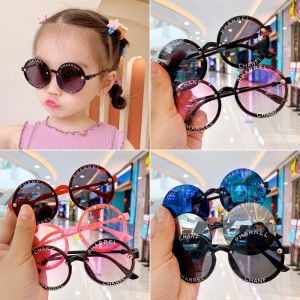 [Giá Siêu Hời] Kính Thời Trang gọng tròn in chữ cho BÉ TRAI BÉ GÁI Retro dễ thương bảo vệ mắt Kính Râm Hàn Quốc cho BÉ mã Y7701 - kheshop