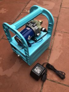 Bộ máy tăng áp 12v 120w model 2800 kèm ác quy có hộp đựng quai sách tiện dụng tưới cây phun thuoc phun sương