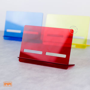 Pajangan Jam Tangan Stand Display Akrilik Warna 2 - INPI House
