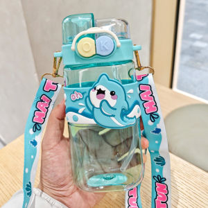 ขวดน้ำ กระติกน้ำ 520ml. (มีสินค้าในประเทศไทย) กระติกน้ำสำหรับเด็ก กระติกน้ำลายตุ๊กตา กระติกน้ำสีสันสดใส แก้วหัดดื่ม ขวดน้ำ ขวดเก็บน้ำ กระติดน้ำพกพาสะดวก ของใช้ภายในบ้าน ขวดน้ำดื่ม น้ำดื่ม สินค้าแฟชั่นสำหรับเด็ก  อุปกรณ์เครื่องครัวของใช้ภายในบ้าน