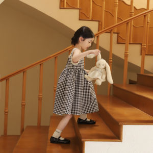 LAZKIDS ชุดเดรสเด็กผู้หญิง 2025ฤดูร้อน กระโปรงทรงเอสไตล์เกาหลี ชุดเดรสเจ้าหญิงสายเดี่ยวสไตล์ชนบท