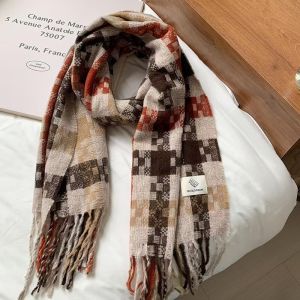 Silk Scarf Vintage Plaid Tassels Towel Unique Fashion Good Warmth Fits the Face Scarf Elegance