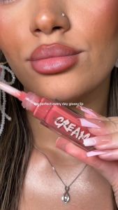 Son bóng Fenty gloss bomb cream colour