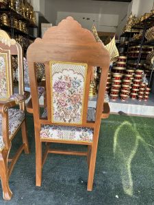 เก้าอี้หลุยส์ เก้าอี้แกะสลัก ลายดอกไม้ ไม้สักทอง เก้าอี้ประธาน เก้าอี้รับรอง เก้าอี้ไม้สัก เก้าอี้รับแขก  เก้าอี้ท้าวแขน พนักพิงลายไทยสีทอง