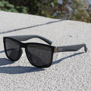 Kacamata Polarized light sportif dan fashionable persegi untuk mengemudi