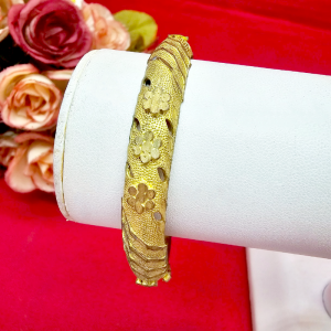 กำไลงานดิบทองเหลืองลายดอกไม้ตัดลาย ตะขอคลิปล็อค เส้นผ่านศูนย์กลาง 5.5 ซม งานดิบไม่ได้ชุบ ทองเหลืองโบราณ ดีไซส์สวย พร้อมส่ง