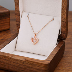 Ladamas Kalung Titanium Liontin Hati Dengan Permata Tengah Bisa Bergerak Berkilau Untuk Harian KT78