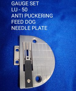 GAUGE SET ANTI PUCKERING LU-50 NEEDLE PLATE AND FEEDOG