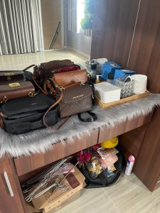Khăn trải bàn trang điểm chụp sản phẩm decor gian hàng Màu Trắng Lông Dài