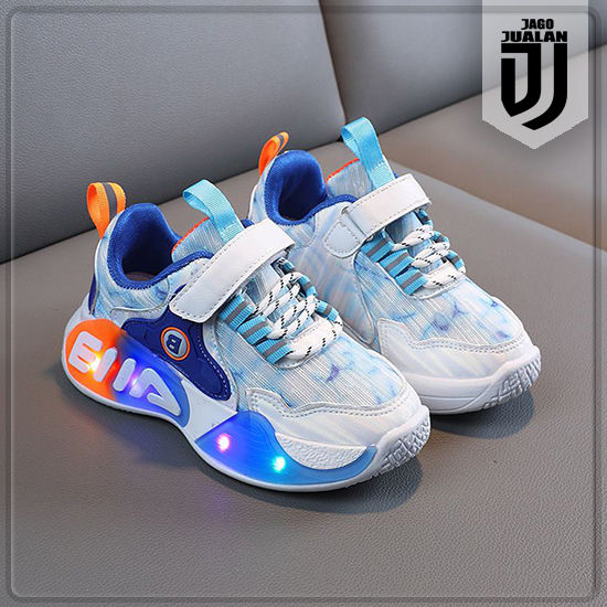 Sepatu%20Sneakers%20EILA%20Lampu%20LED%20Anak%20usia%201%202%203%204%205%206%20tahun%20/%20Sepatu%20Kets%20Tali%20Perekat%20Anak%20Balita%20Cowok%20Cewek%20Motif%20Keren%20/%20Sepatu%20MENYALA%20Anak%20Laki%20Laki%20Perempuan%20Fashion%20Sport%20/%20Sepatu%20Baby%20Casual%20Wanita%20Pria%20Sol%20Menyala%20/%20Sepatu%20Running%20Anak%20LED%20Trendy%20-%20Image%205
