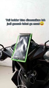 holder hape dengan lubang charger anti air uk 6-7inch