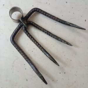 Bồ cào sắt  4 răng dài 20 cm không cán phù hợp làm đất cào lúa cỏ rơm