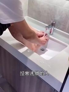 Disposable Foot Towel Thickened Design Disposable Single Use hotels guest rooms business trips holidays and compact travel packing Practical Design for the Stated Purpose Easy Home